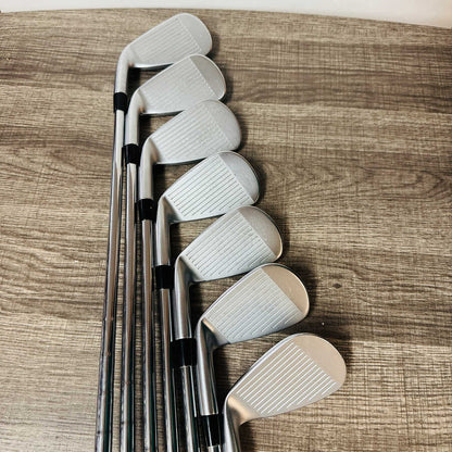 JPX 921 Hot Metal Pro / Forged Iron Set 5-GW / NS Pro, Stiff