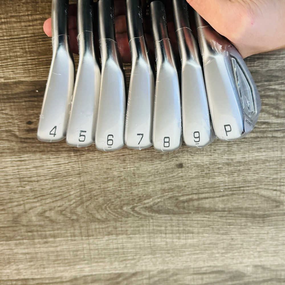 JPX 925 Hot Metal Pro Iron Set 4-P / Dynamic Gold a 105, Stif