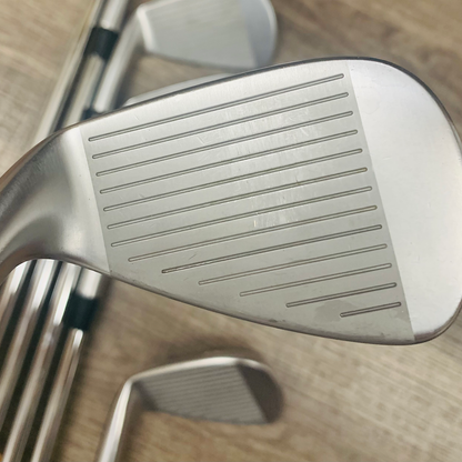 JPX 923 Tour Iron Set 4-P / Dynamic Gold Steel, Stiff