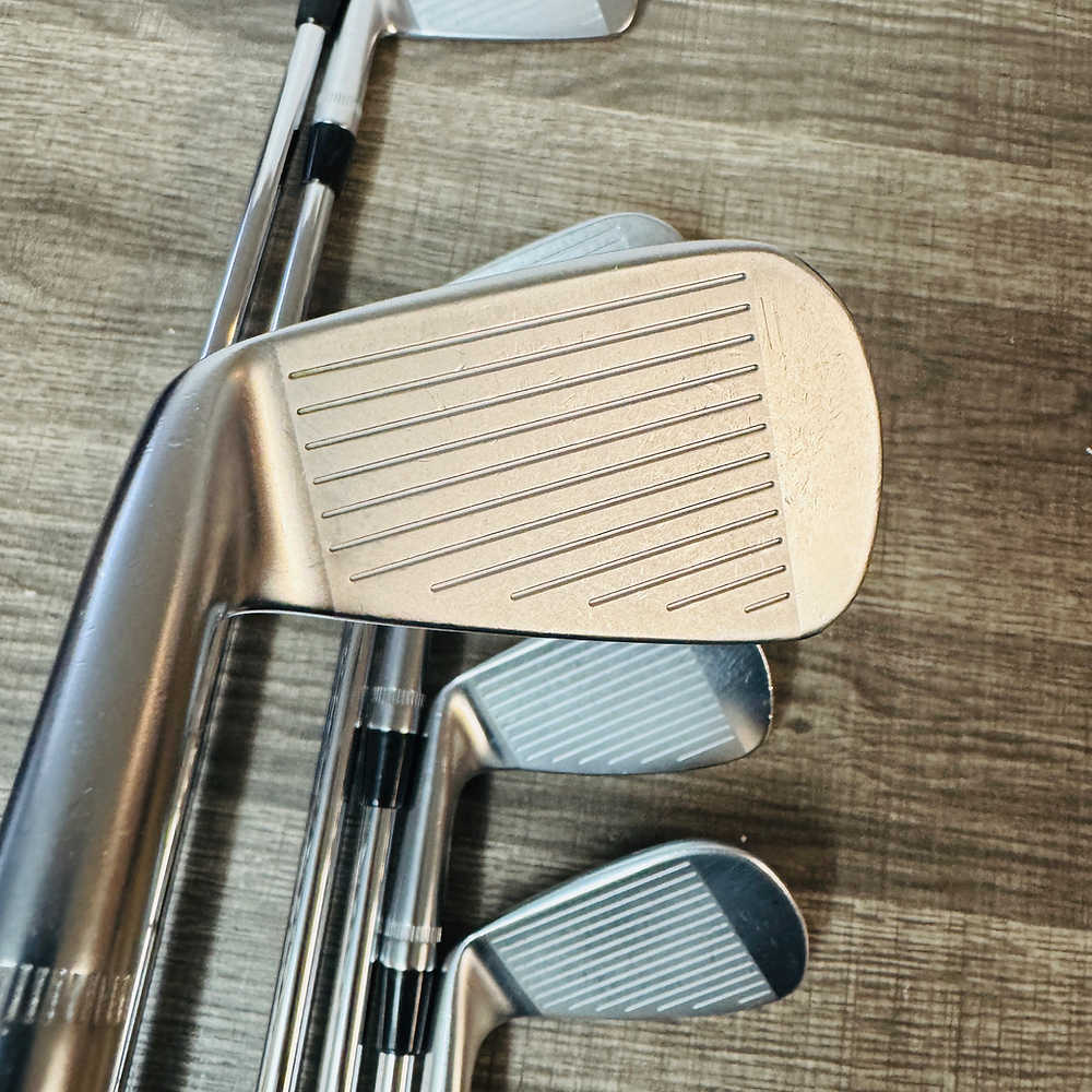 2024 Apex MB Iron Set 4-PW / Dynamic Gold Tour Issue, X Stiff