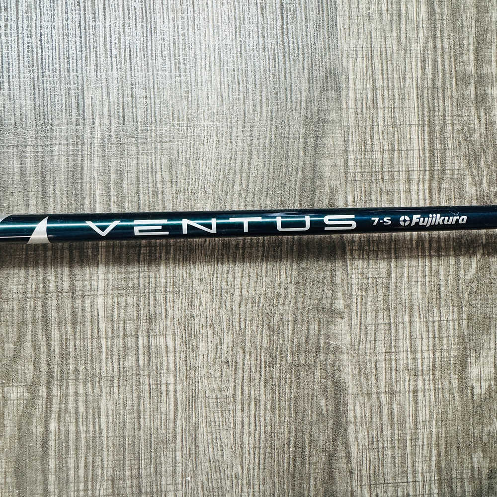 +1/2" Sim2 Max Iron Set 5-P / Ventus Graphite, Stiff