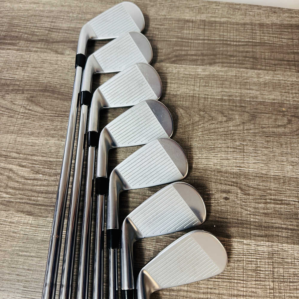 2024 Apex Pro Iron Set 4-PW / Dynamic Gold Mid Steel, X Stiff