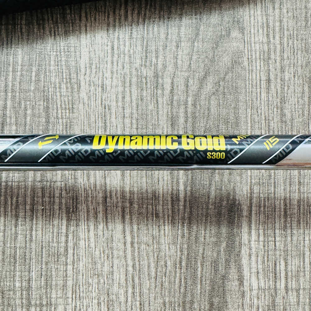 2024 P7CB Iron Set 4-P / Dynamic Gold Mid S300 115, Stiff