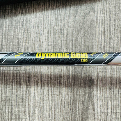 2024 P7CB Iron Set 4-P / Dynamic Gold Mid S300 115, Stiff