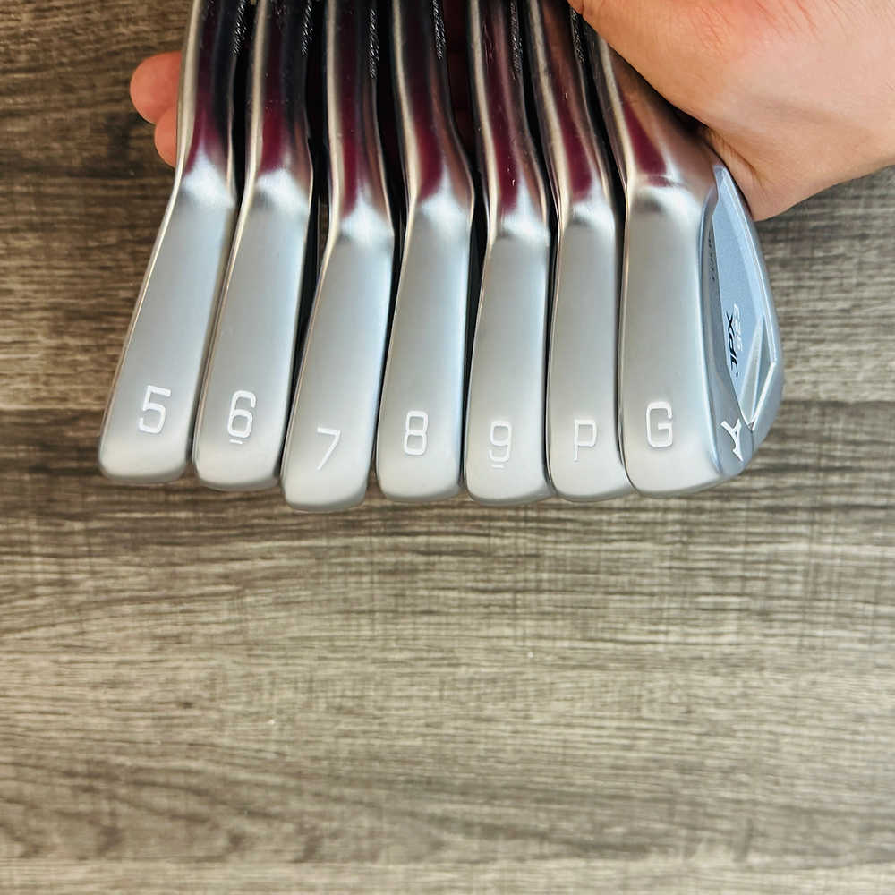 JPX 923 Tour Iron Set 5-G / Dynamic Gold Steel, X Stiff