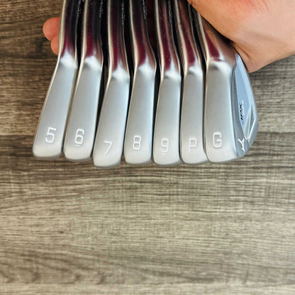 JPX 923 Tour Iron Set 5-G / Dynamic Gold Steel, X Stiff