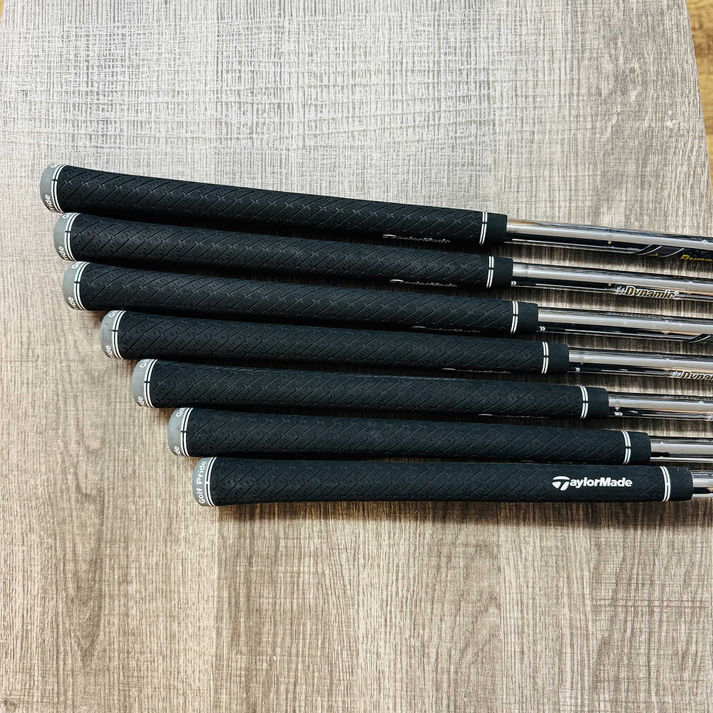 2024 P7CB Iron Set 4-P / Dynamic Gold Mid Steel, X Stiff