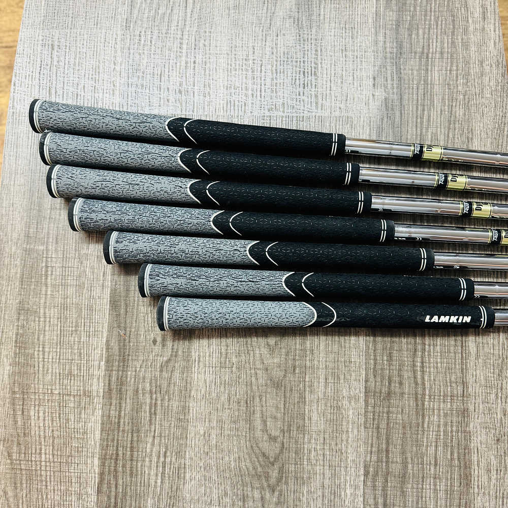 JPX 923 Tour Iron Set 5-G / Dynamic Gold Steel, X Stiff