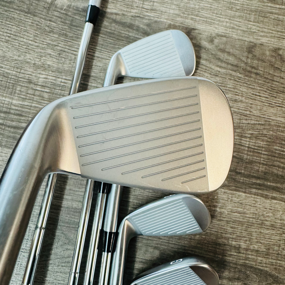 JPX 923 Tour Iron Set 5-G / Dynamic Gold Mid Steel, Stiff