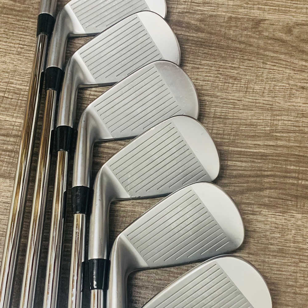 JPX 923 Tour Iron Set 4-P / Dynamic Gold Steel, Stiff