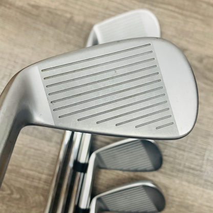 JPX 921 Tour Iron Set 4-P / NS Pro Steel, Regular