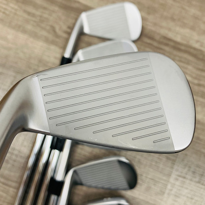 JPX 923 Tour Iron Set 4-P / Dynamic Gold Steel, Stiff