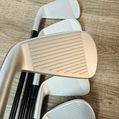 2023 P790 Iron Set 4-P / Mitsubishi MMT Graphite, Regular