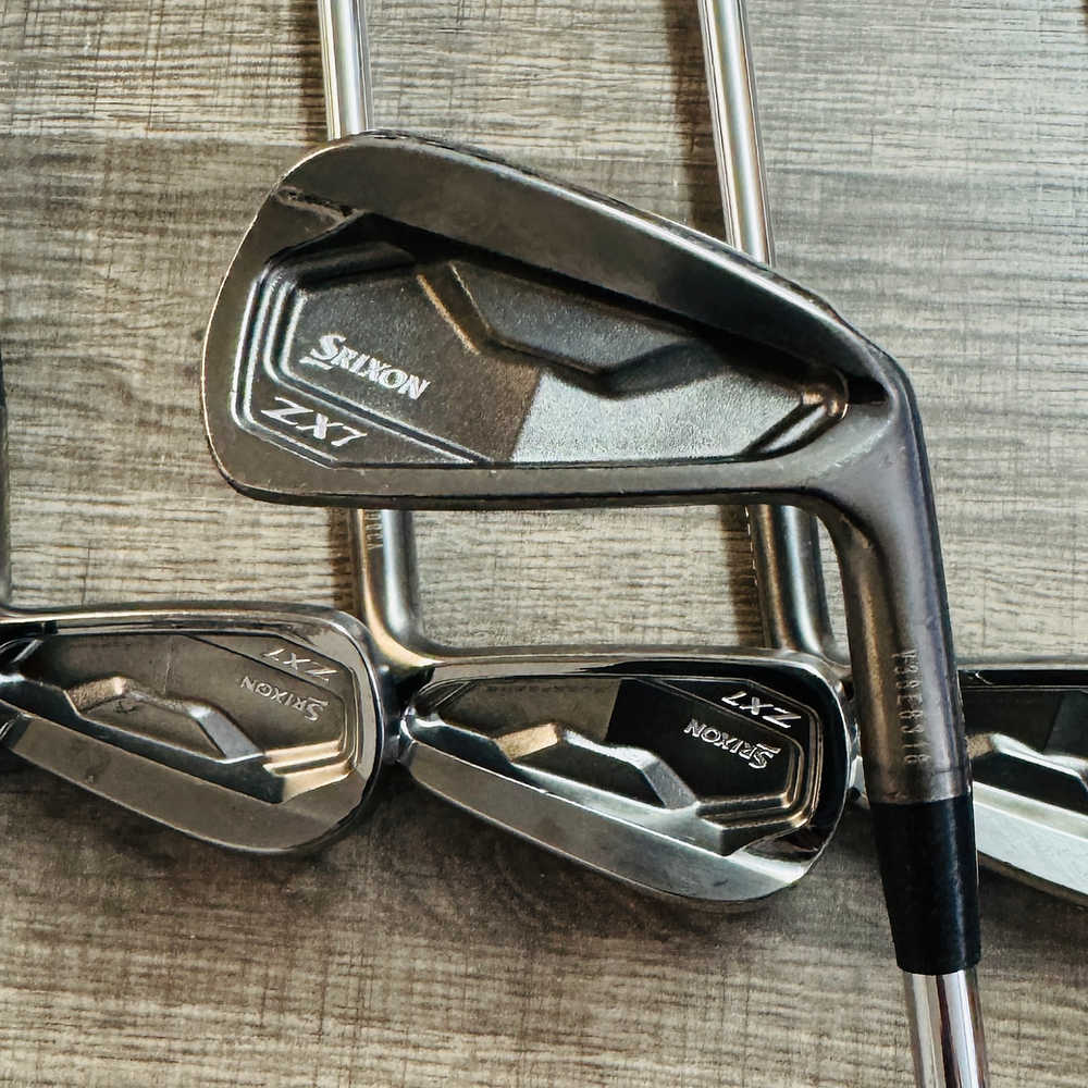 ZX7 MK II Black Iron Set 4-PW / Dynamic Gold Steel, X Stiff