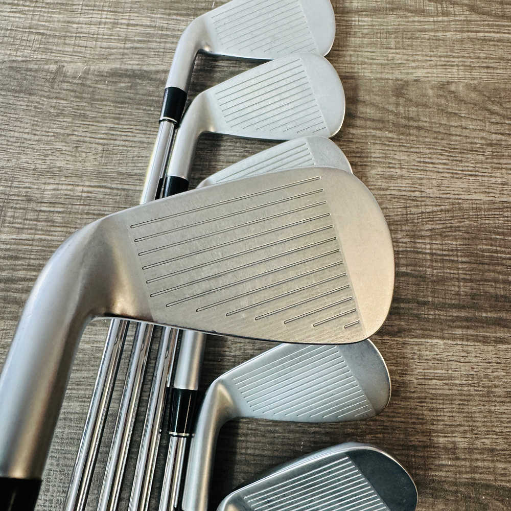 ZX4 Iron Set 5-A / NS Pro 950 GH Neo, Regular