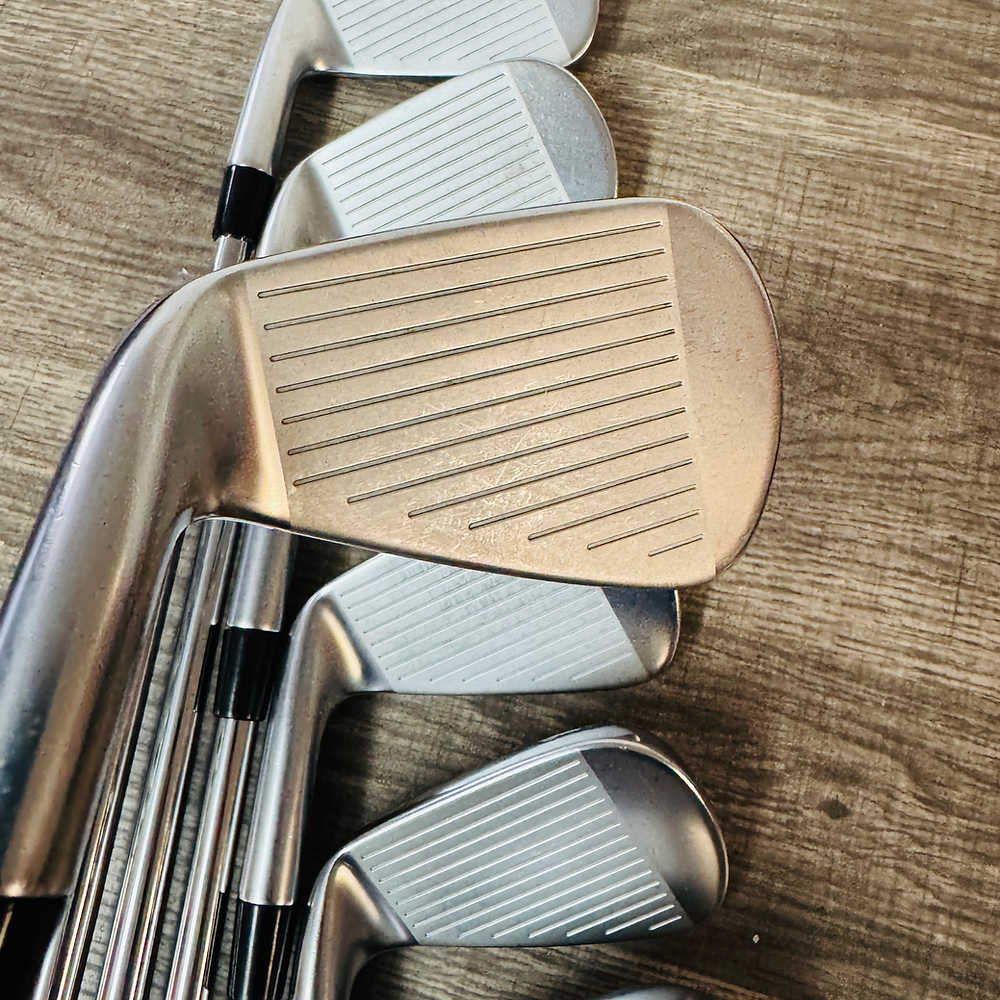 2024 Apex Pro Iron Set 4-PW / Dynamic Gold Mid Steel, X Stiff