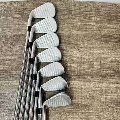 2024 Apex Pro Iron Set 4-P / Dynamic Gold Mid Steel, Stiff